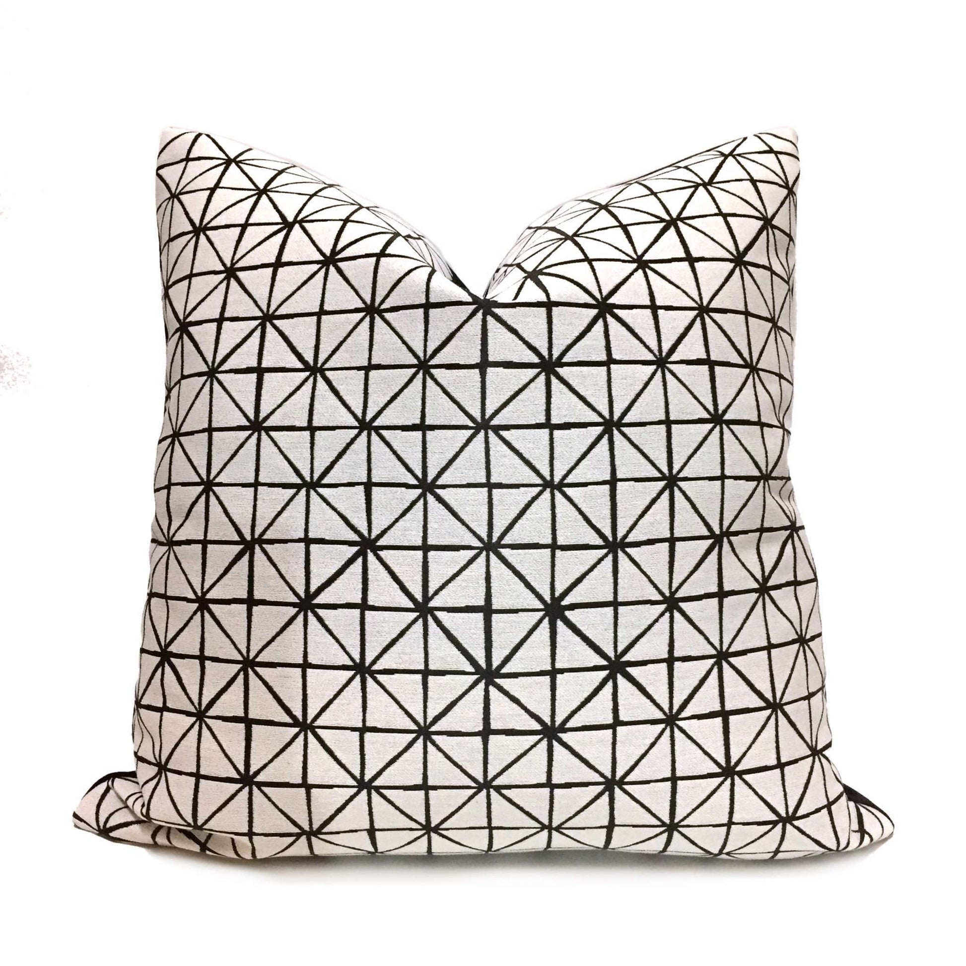 Modern Geometric Grid Black Off-White Pillow Cover – Aloriam